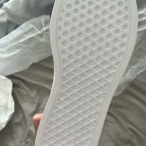 Women's brand new shoes